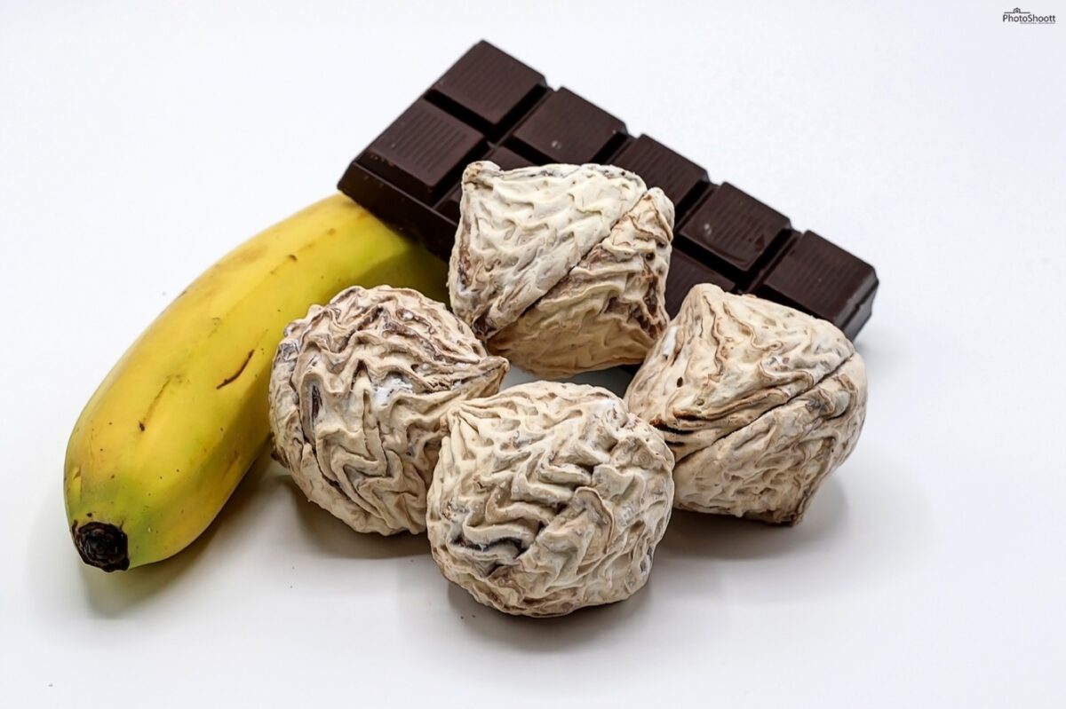 Chocolate zephyr confections with banana and chocolate pieces