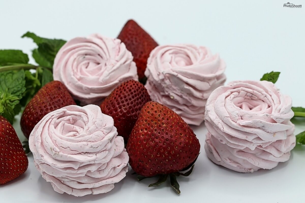 Strawberry zephyr confections with fresh strawberries